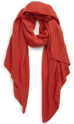 Halogen diagonal rib cashmere scarf | 40plusstyle.com