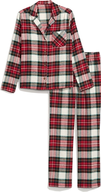 Old Navy patterned flannel pajama set | 40plusstyle.com