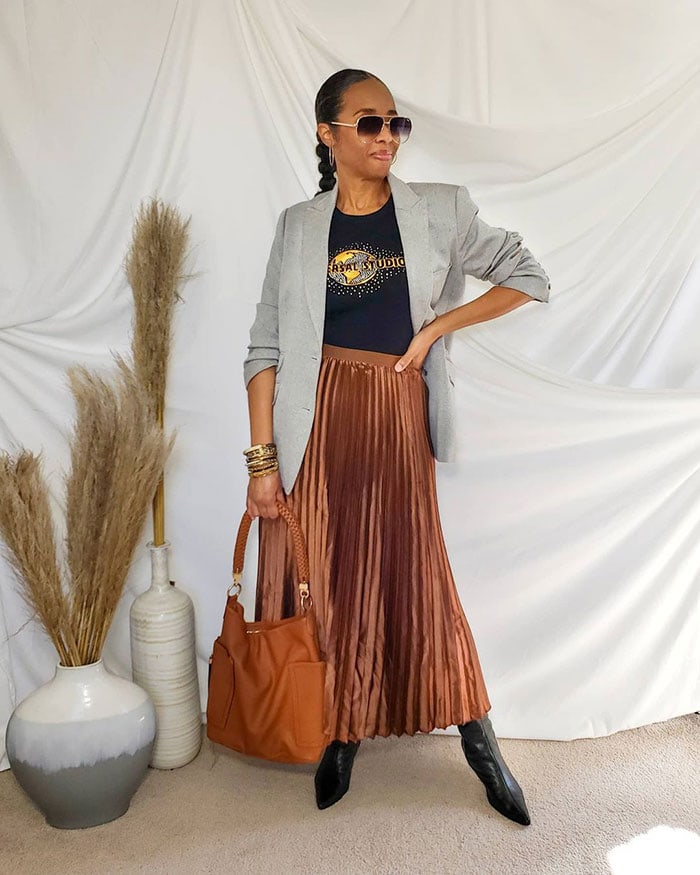 Mo wears a blazer with her winter skirt | 40plusstyle.com