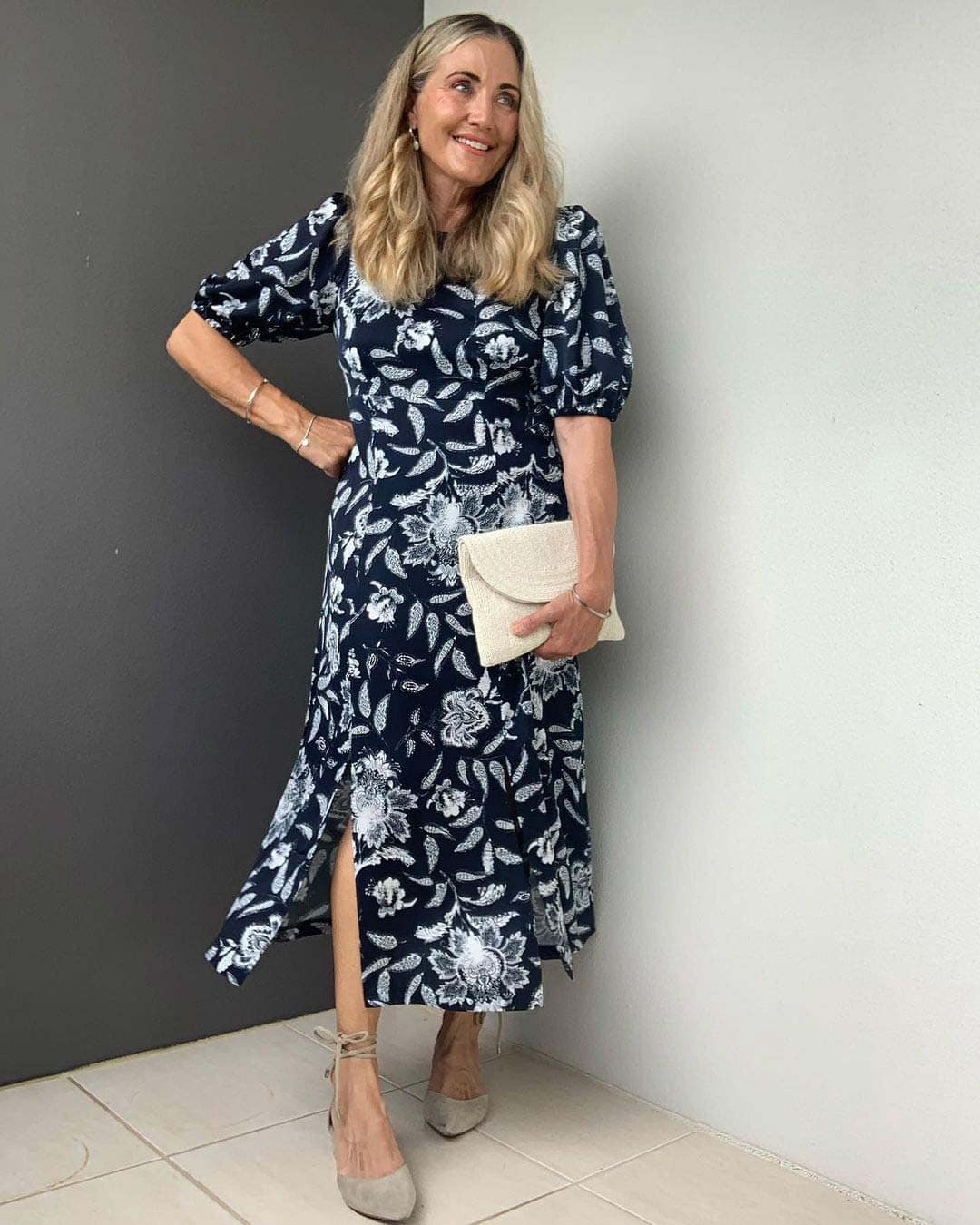 Melinda wears a monochrome dress | 40plusstyle.com