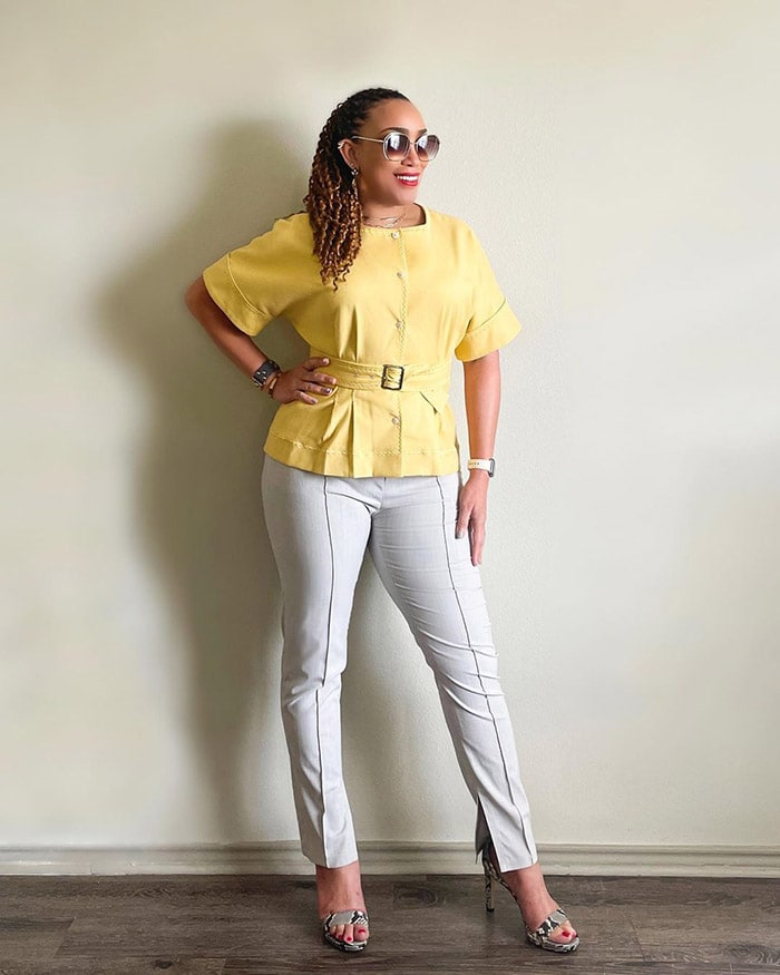 Erica shows off a stylish top for the hourglass figure | 40plusstyle.com