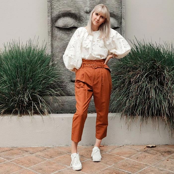 Melissa wears paperbag waist pants with an on-trend top | 40plusstyle.com