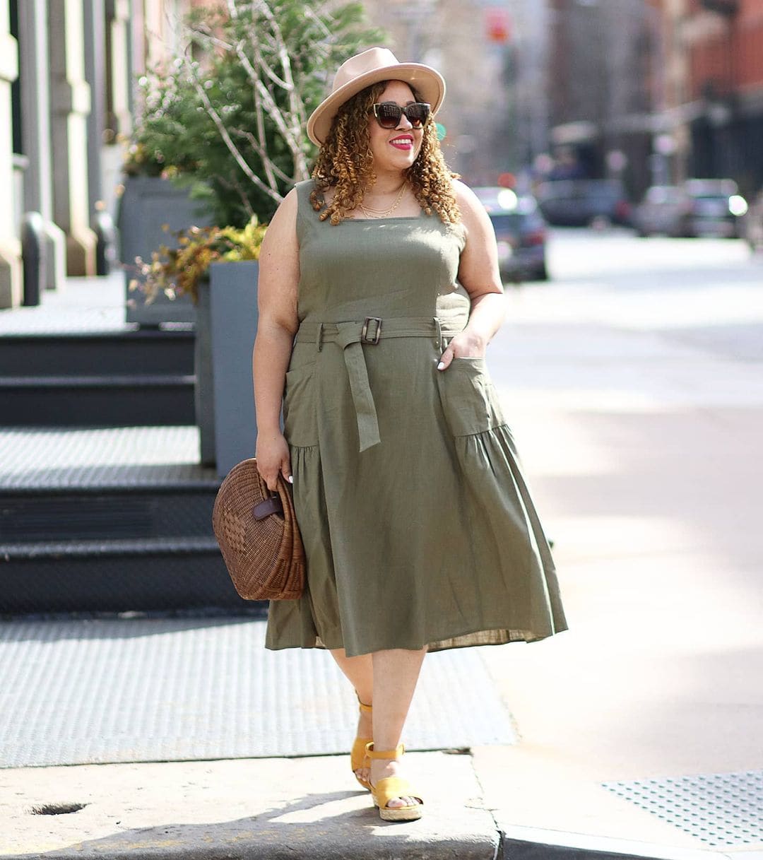 Sandra wears a sundress and sandals | 40plusstyle.com