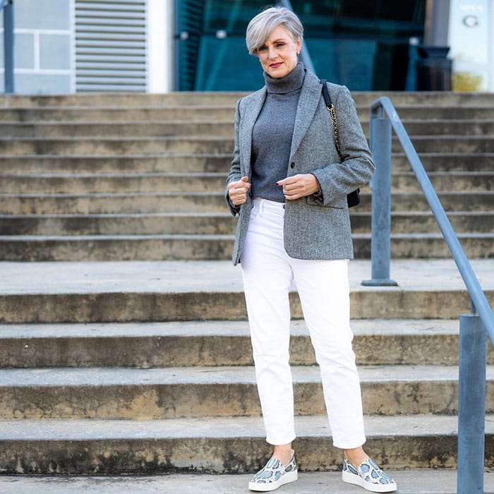 Beth wears gray and white | 40plusstyle.com