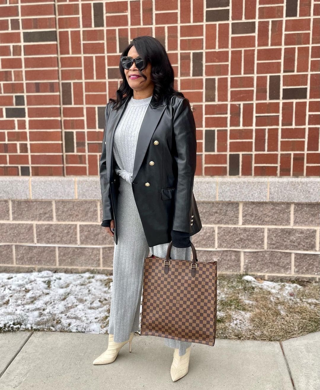 How to wear gray Color palettes and gray outfits for you to choose from