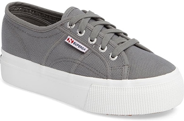 Superga platform sneaker | 40plusstyle.com