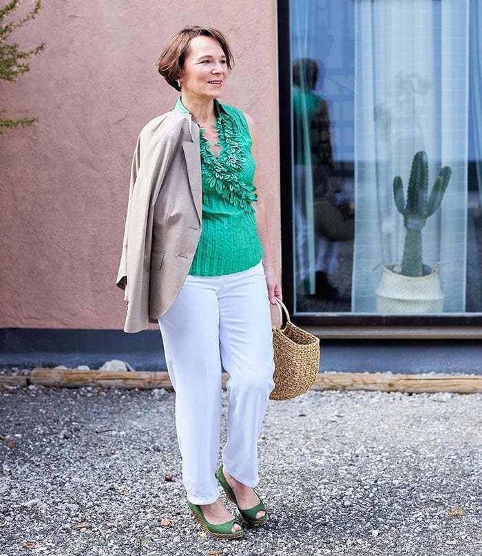 Green outfits - Annette wears green and white | 40plusstyle.com