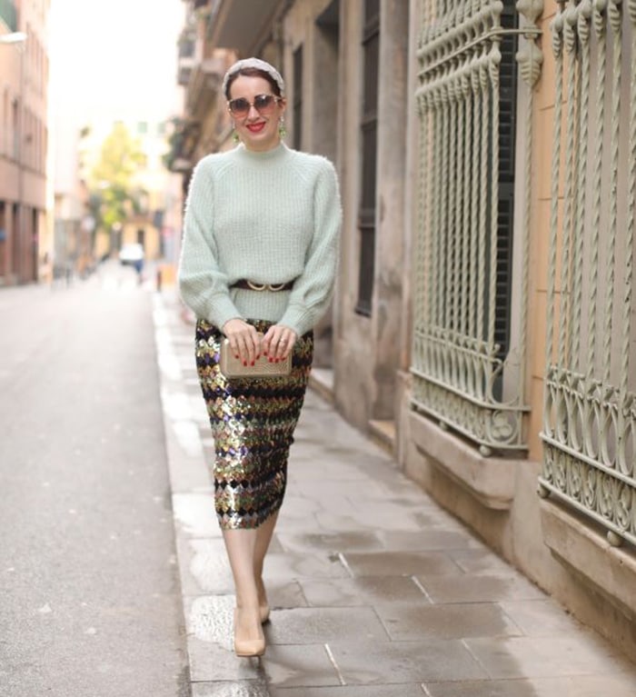 Italian fashion tips - Patricia wears a statement skirt | 40plusstyle.com