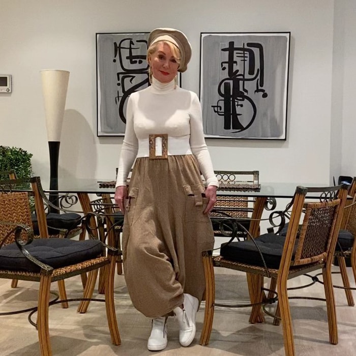 Sharryn matches her hat to her pants | 40plusstyle.com