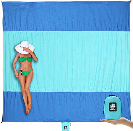 Travel gifts for women - Wekapo Sand Free Beach Blanket | 40plusstyle.com