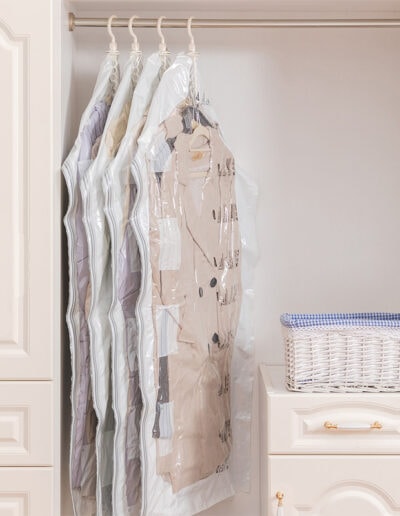 The best vacuum storage bags to store your clothes and save space | 40plusstyle.com
