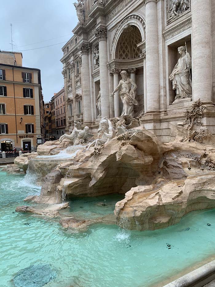 Trevi Fountain in Rome | 40plusstyle.com