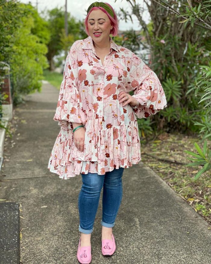 Dresses to hide a tummy - Kimba in a tunic dress | 40plusstyle.com