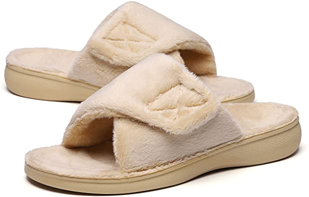 SOLLBEAM Fuzzy House Slippers With Arch Support | 40plusstyle.com