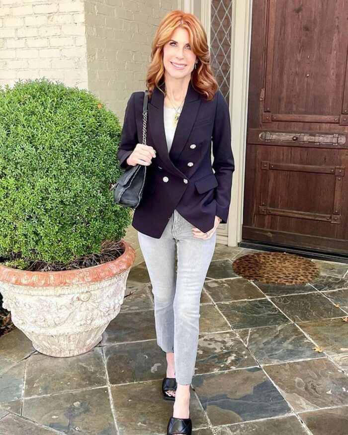 Cathy wears a blazer and jeans | 40plusstyle.com