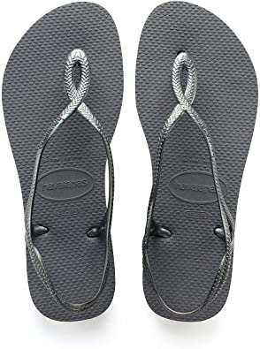 What to pack for a cruise -  flipflops | 40plusstyle.com