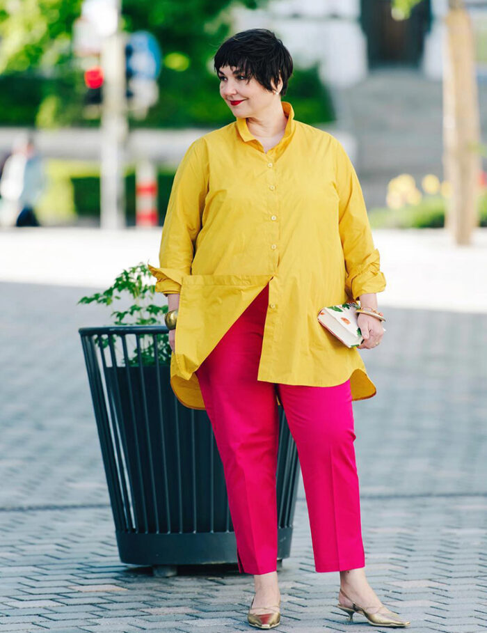 How to hide your belly - Susanne in a yellow tunic | 40plusstyle.com