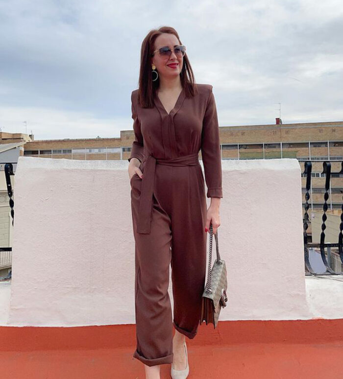 Casual wedding outfit ideas - Patricia wears a jumpsuit | 40plusstyle.com