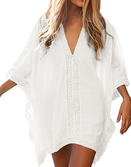 White beach cover up | 40plusstyle.com