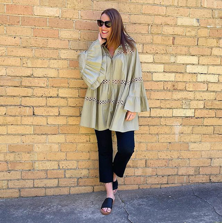 Karen wears a tunic with slim pants | 40plusstyle.com