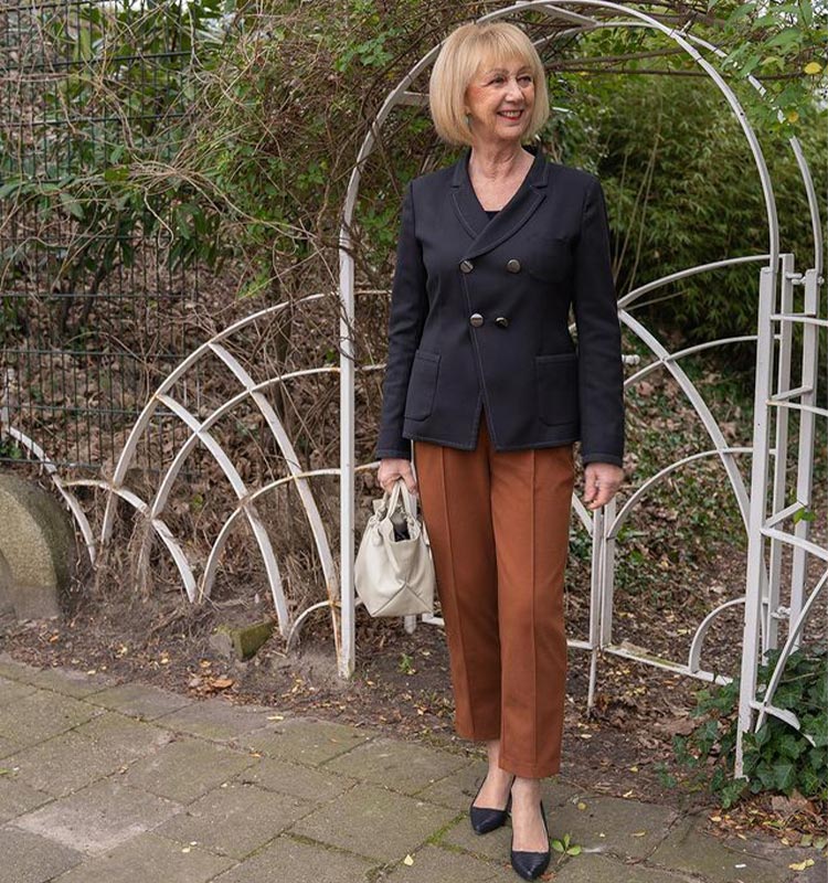 Classy business outfits for women over 40 – your work capsule wardrobe sorted