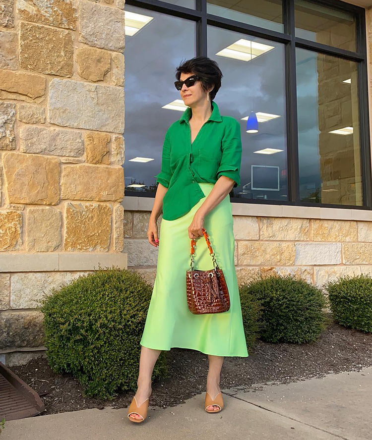 How to wear green - Natalia mixes shades of green | 40plusstyle.com