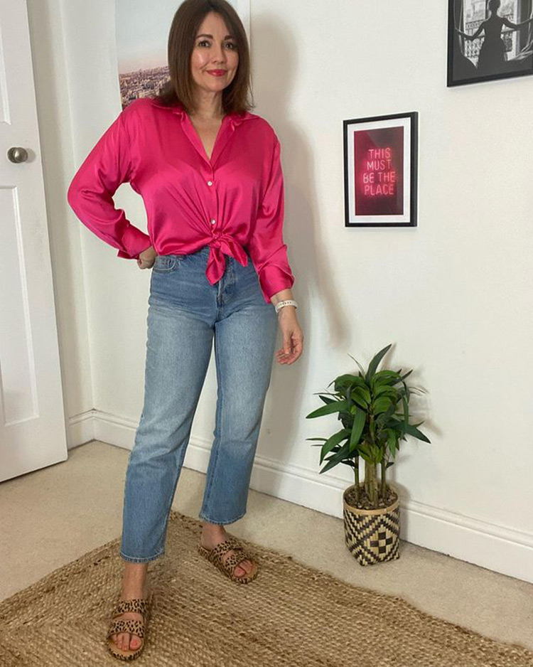 Nikki in crop jeans, silk shirt and sandals | 40plusstyle.com