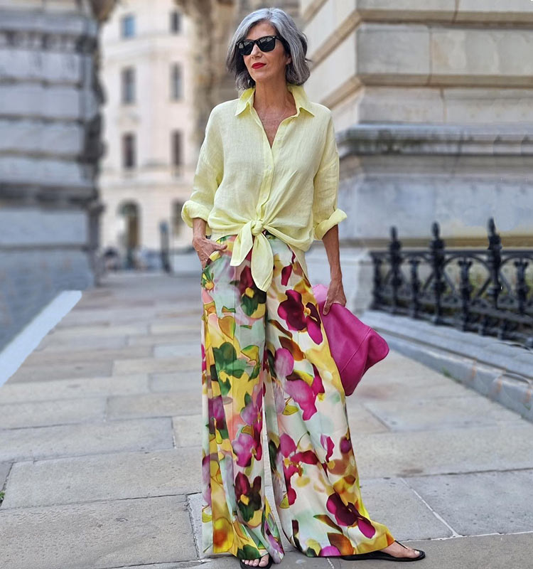 How to wear yellow - Carmen in a yellow shirt | 40plusstyle.com