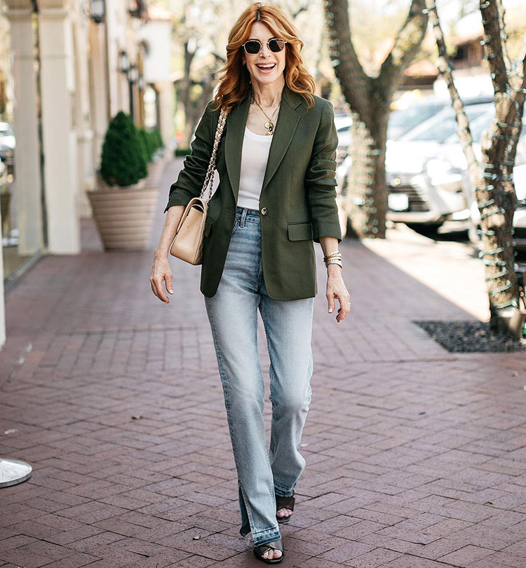 Classic style - Cathy in a blazer and jeans | 40plusstyle.com