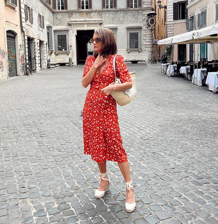 Best white shoes - Sylvia wears her summer dress with white wedges | 40plusstyle.com