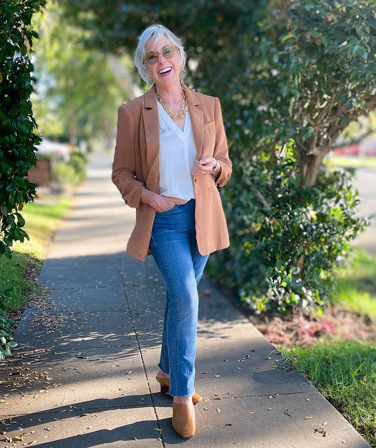 Susan in a blazer and jeans | 40plusstyle.com