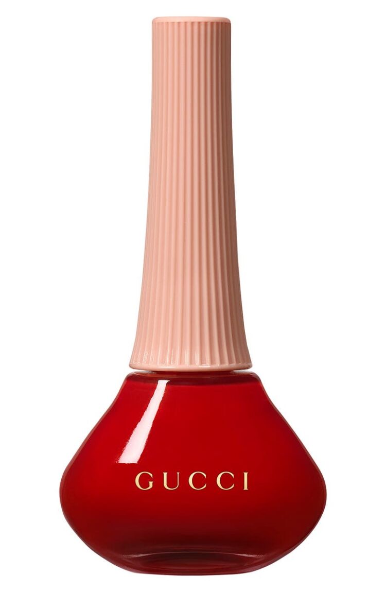 Classy winter nails - Gucci Vernis à Ongles Nail Polish | 40plusstyle.com