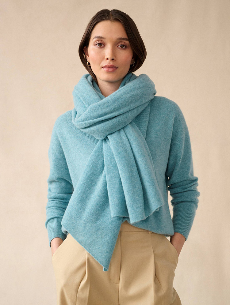 White + Warren Cashmere Travel Wrap | 40plusstye.com