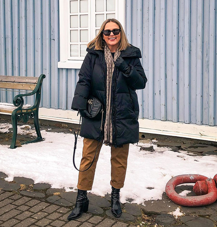 Warmest winter coats for women - Jona in a black puffer coat | 40plusstyle.com