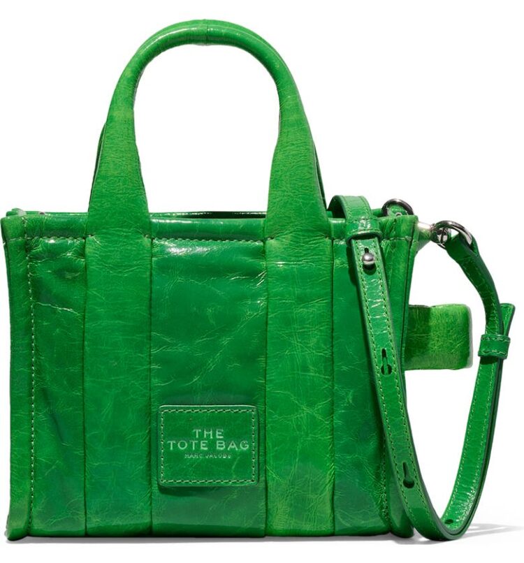 Green handbag | 40plusstyle.com