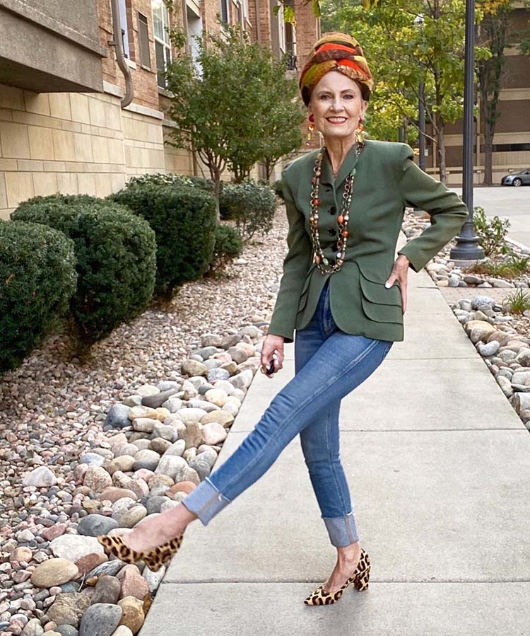 Judith in a blazer and jeans | 40plusstyle.com