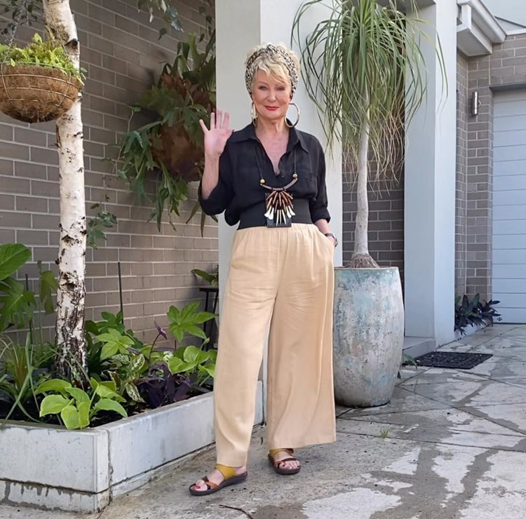 Wide pants and statement jewelry outfit | 40plusstyle.com