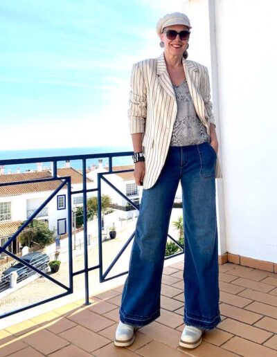 How to wear jeans over 40 | 40plusstyle.com