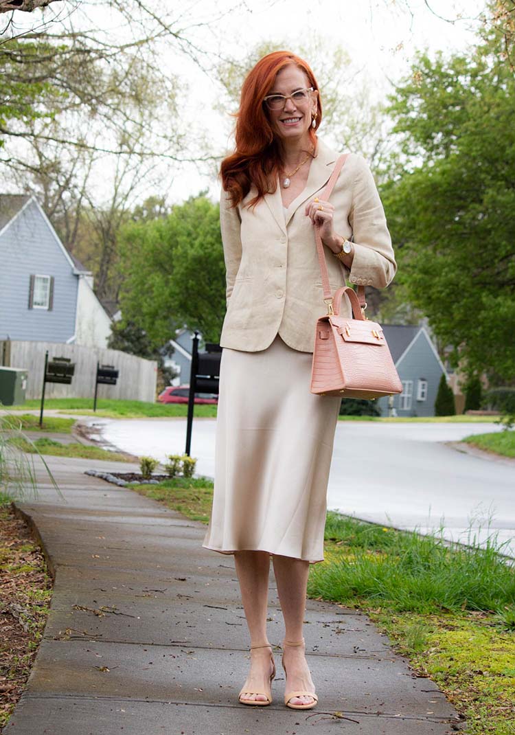 Jess wears a beige and peach outfit | 40plusstyle.com