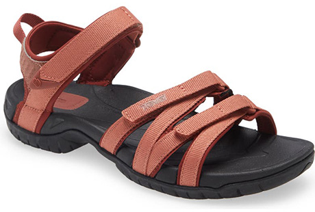 The best womens sandals this summer - Teva Tirra Sandal | 40plusstyle.com