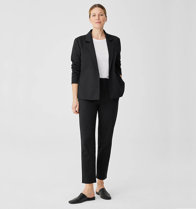 Classic suit outfit | 40plusstyle.com