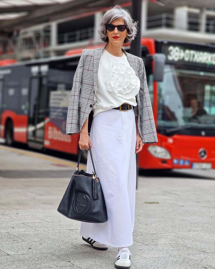 Carmen combines casual and formal in her outfit | 40plusstyle.com