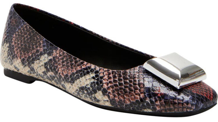 Katy Perry The Evie Stud Flat | 40plusstyle.com