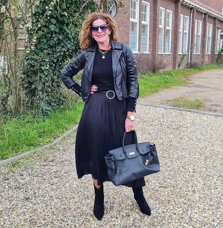 Winter outfits for women: | Nancy in an all black outfit ensemble 40plusstyle.com
