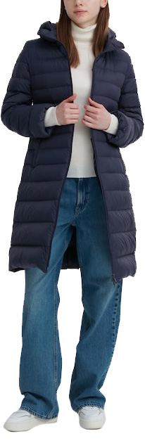 Warmest winter coats for women: Uniqlo Ultra Light Down Long Coat | 40plusstyle.com