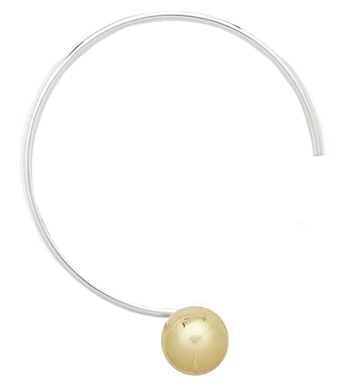 COS The Sphere Necklace | 40plusstyle.com