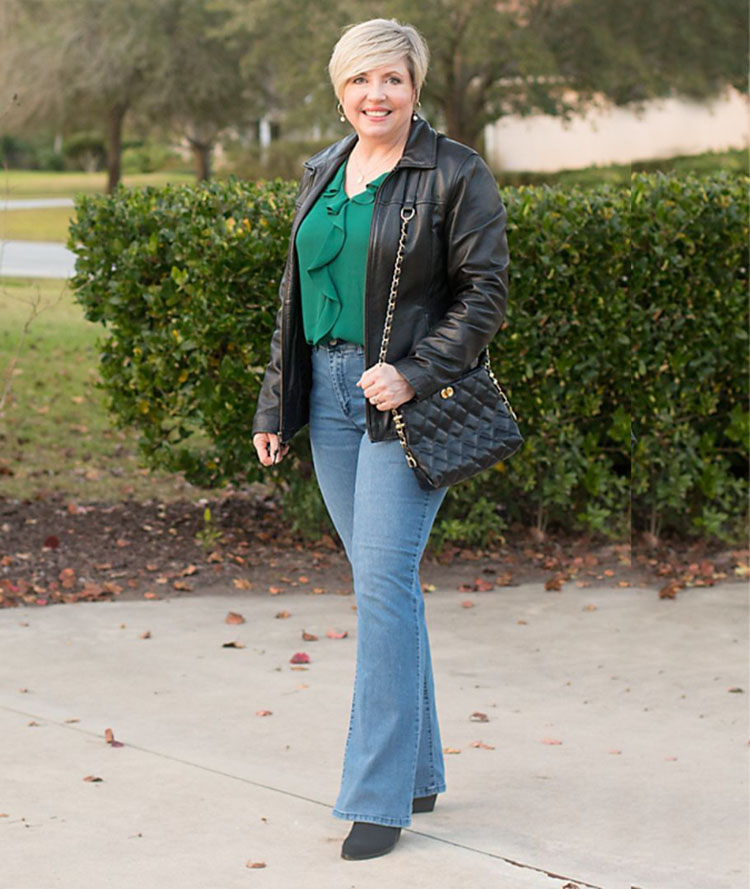 Best blue jeans for women - Fonda wears blue bootcuts | 40plusstyle.com