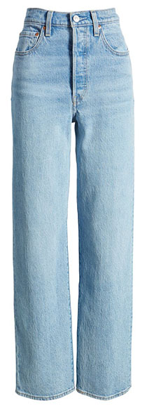 Best blue jeans for women - Levi's Ribcage High Waist Straight Leg Jeans | 40plusstyle.com