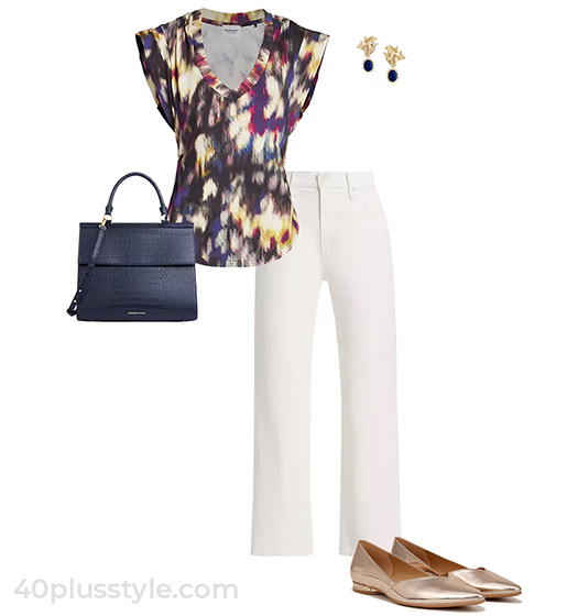Graphic top and white pants | 40plusstyle.com