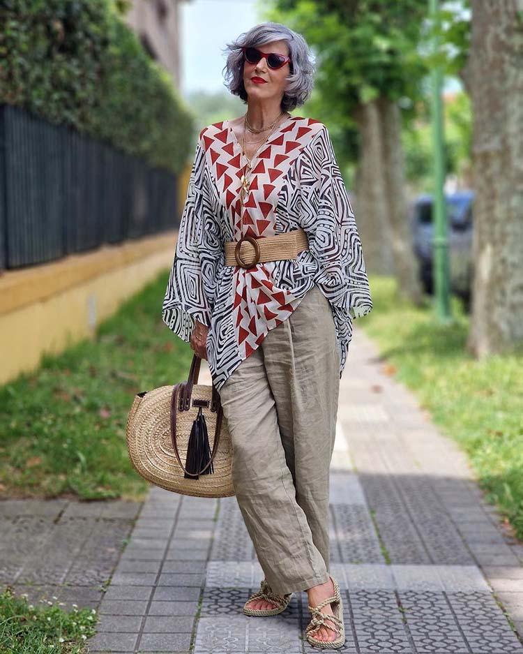 Carmen in printed top and linen pants | 40plusstyle.com